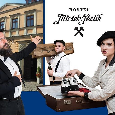 Hostel Mlotek I Perlik Тарновськє-Гури Екстер'єр фото