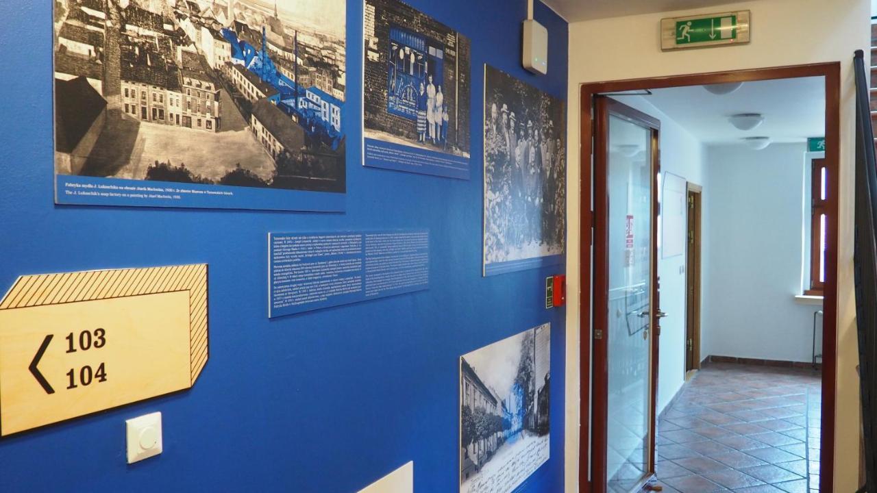Hostel Mlotek I Perlik Тарновськє-Гури Екстер'єр фото