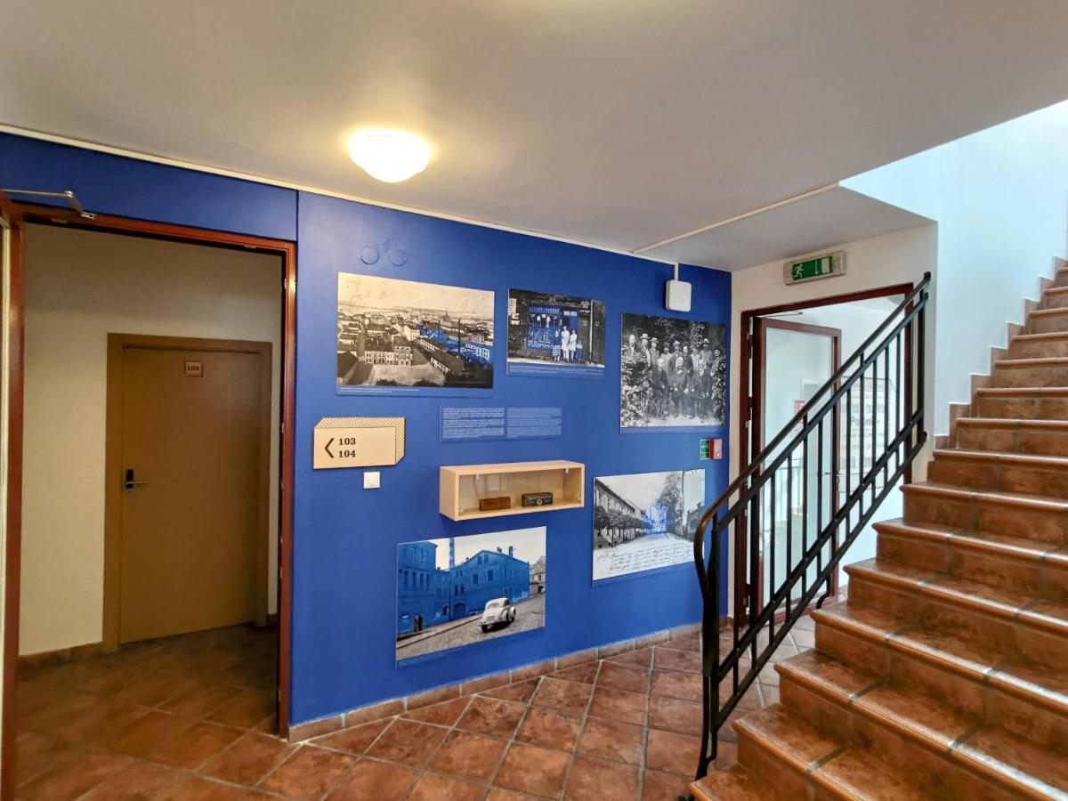 Hostel Mlotek I Perlik Тарновськє-Гури Екстер'єр фото