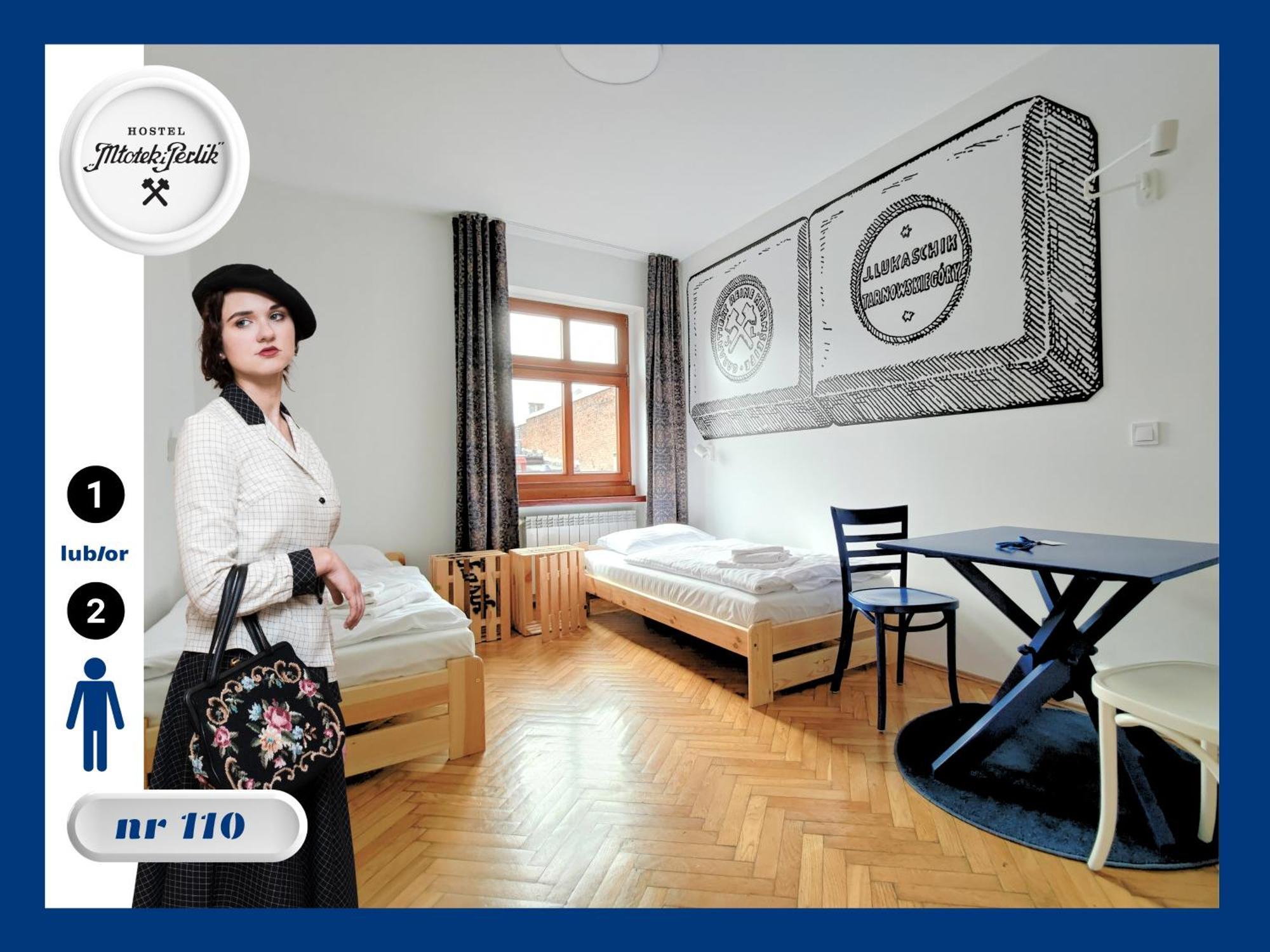 Hostel Mlotek I Perlik Тарновськє-Гури Екстер'єр фото